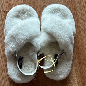 Girls fuzzy slippers